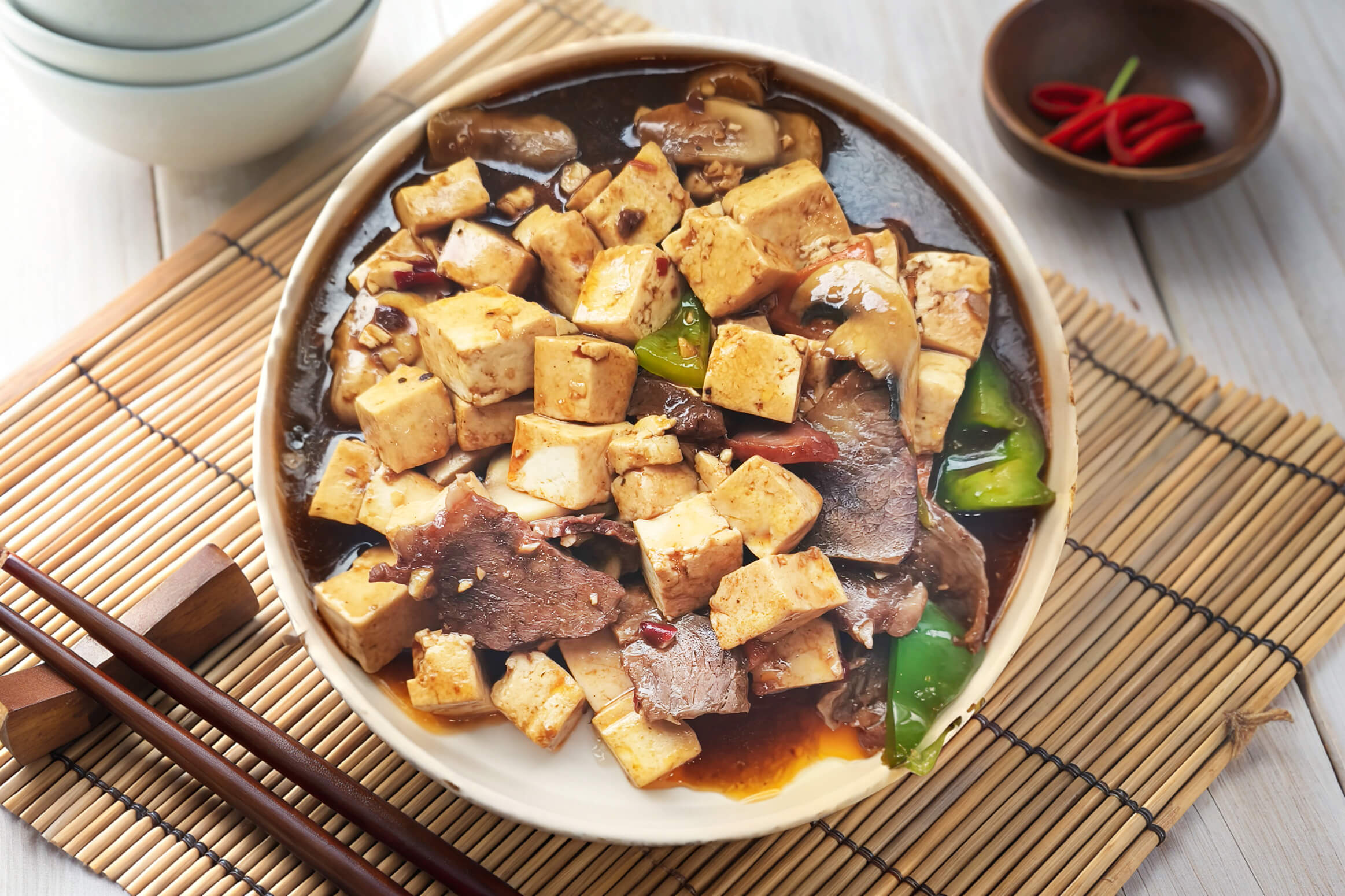 Мапо тофу с говядиной и грибами